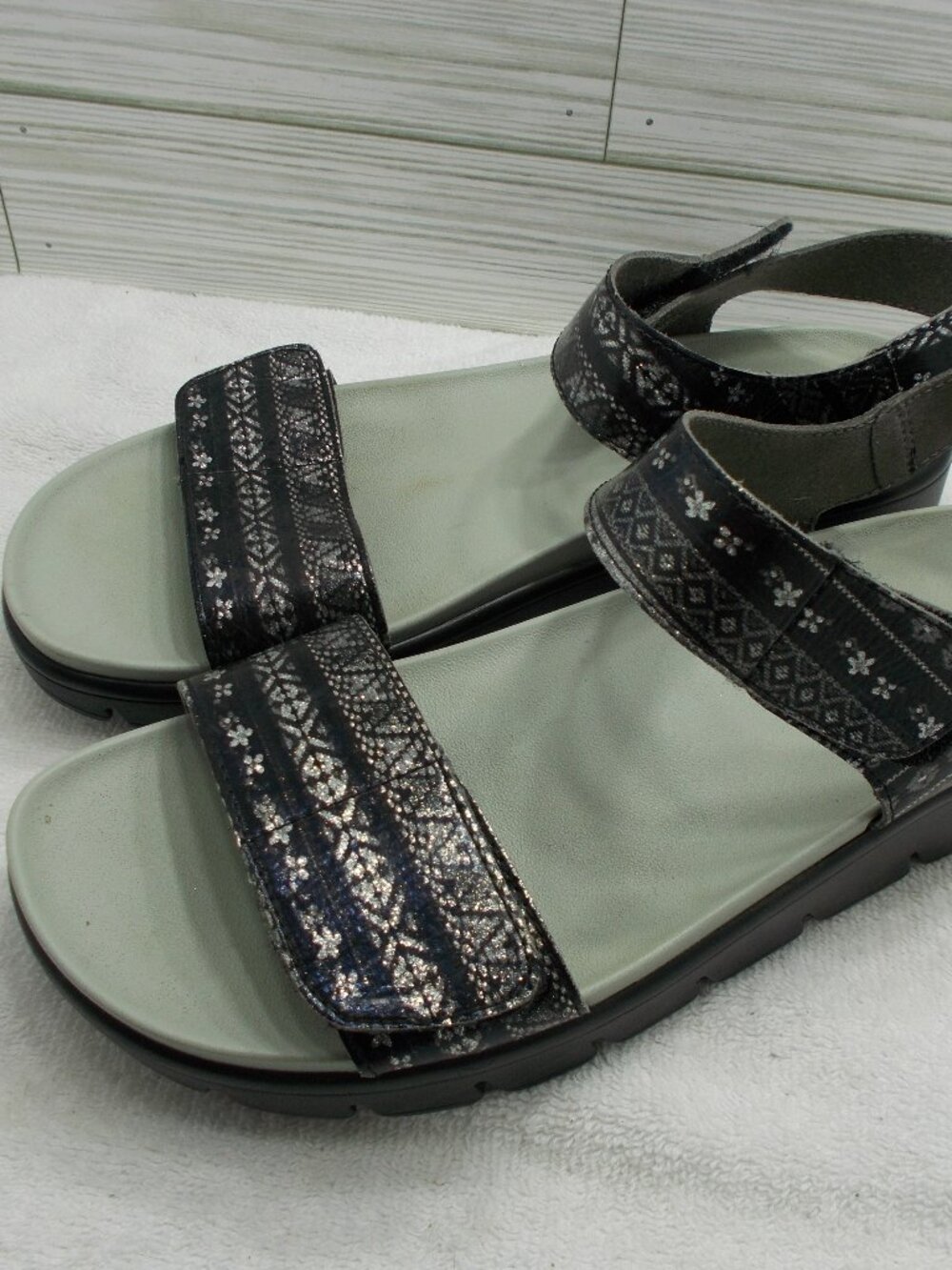 Alegria Playa Pow Wow Pewter Open Toe Metallic Women's Size 40 US 9.5 Sandals